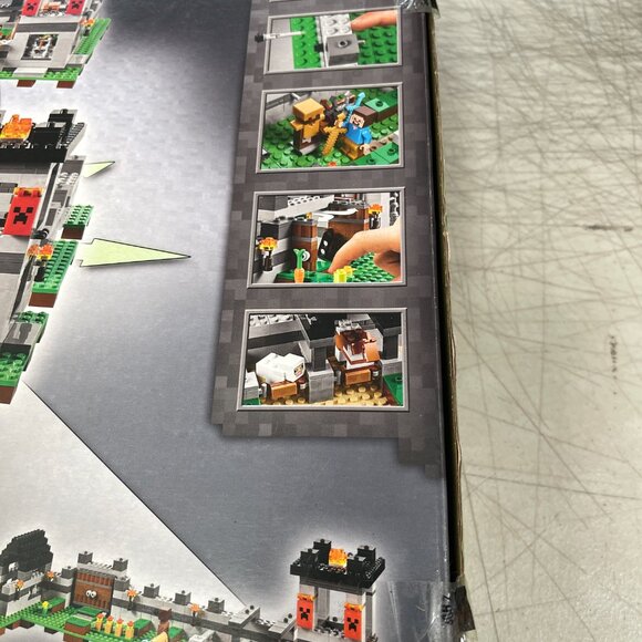 LEGO 21127 THE FORTRESS 984 PCS BRAND NEW SEALED - BOX DAMAGED - Picture 5 of 7